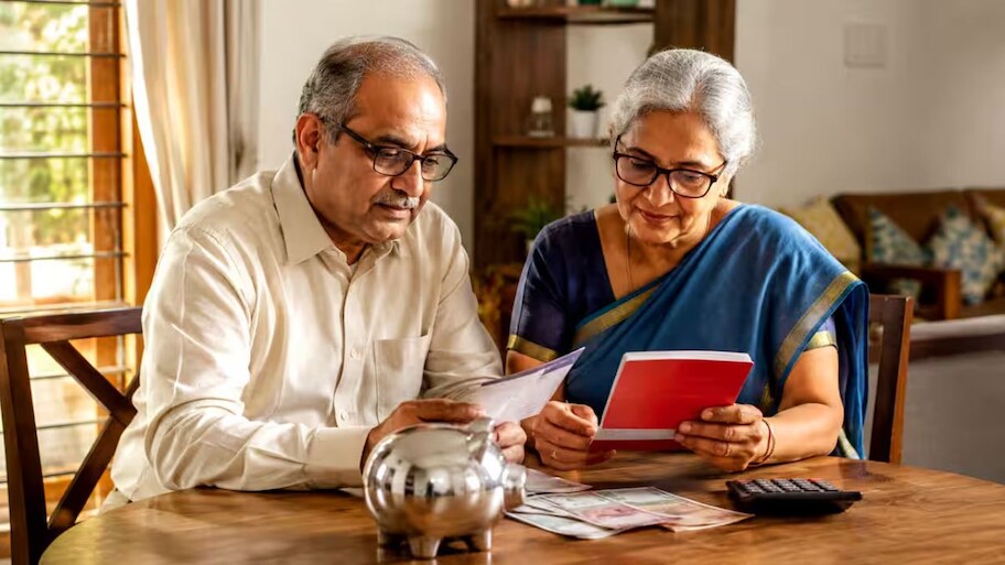 Senior Citizen FD: முதியவர்களுக்கு எந்த வங்கியில் அதிக FD வட்டி? 2026 டாப் வங்கிகள் பட்டியல்!