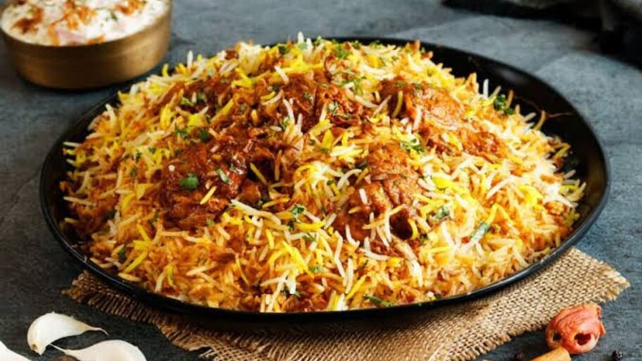 லேட் நைட்டில் பிரியாணி சாப்பிடுறீங்களா? பெரிய ஆபத்து.. பிரச்சனைகள் & தீர்வுகள்! 