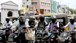 புதுச்சேரி ஆசிரியர்கள் கட்டாயம் ஹெல்மெட் அணிய வேண்டும்: பள்ளிக்கல்வித்துறை அதிரடி உத்தரவு