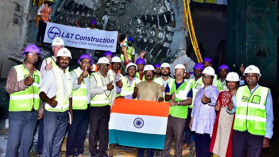 சென்னை மெட்ரோவின் ஹாட்ரிக் சாதனை... பணிகளை முடித்த சுரங்கம் தோண்டும் இயந்திரம்!