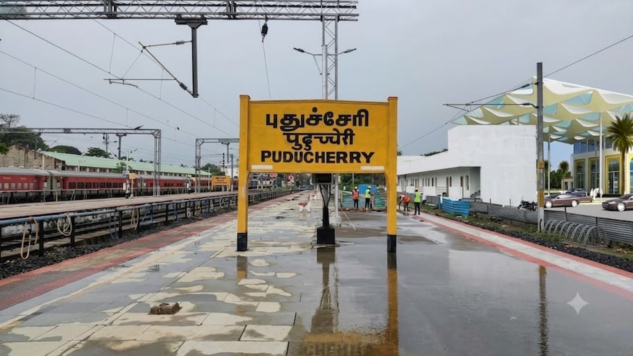 புதுச்சேரி ரயில் நிலையத்தில் அட்டகாசமான மாற்றங்கள்: ‘அம்ரித் பாரத்' திட்டத்தின் கீழ் பணிகள் தீவிரம்