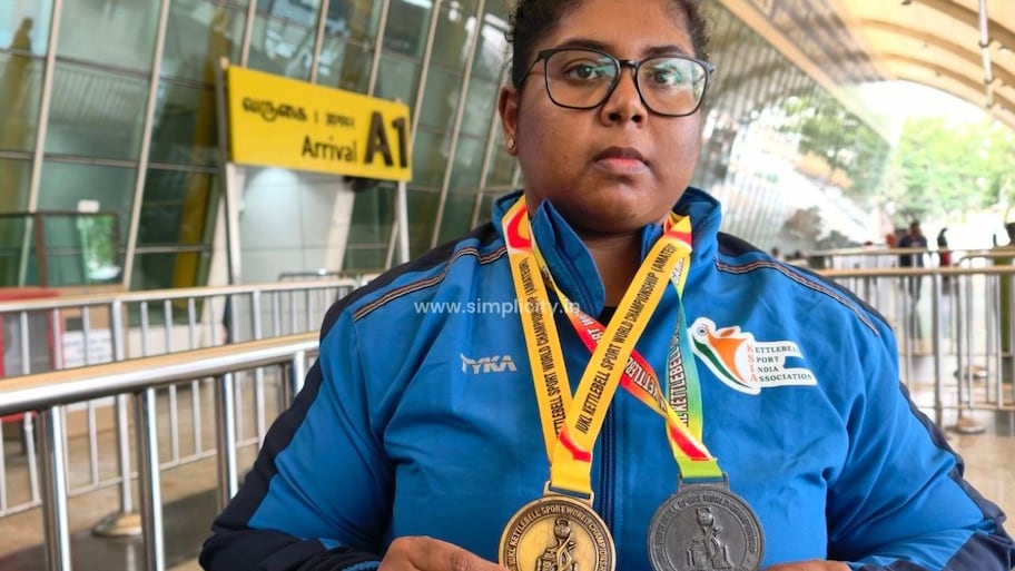 உலக கெட்டில்பெல் சாம்பியன்ஷிப்: தங்கம், வெள்ளி வென்று கோவையைச் சேர்ந்த அமுதினி வசந்தி சாதனை!