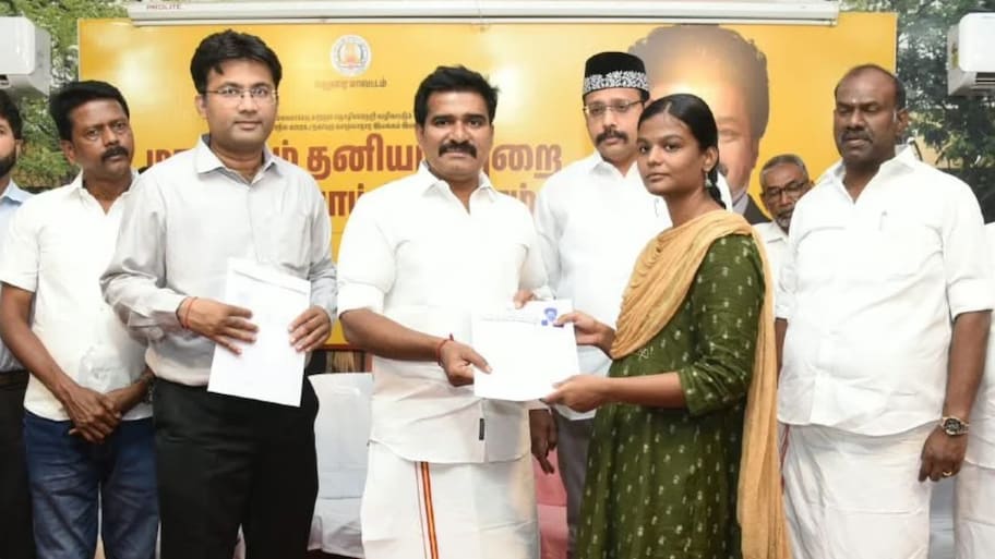பாஜகவின் மிகப்பெரிய கொத்தடிமையே ஸ்டாலினும் உதயநிதியும்தான்... சொல்பவர் அமைச்சர் சிடிஆர்