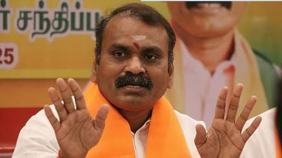 பாலிவுட் நடிகைக்கு அனுப்பிய 'அந்த' மெசேஜ்.. போட்டு கொடுத்த அதிகாரிகள்.. எல்.முருகன் ராஜினாமா பின்னணி!