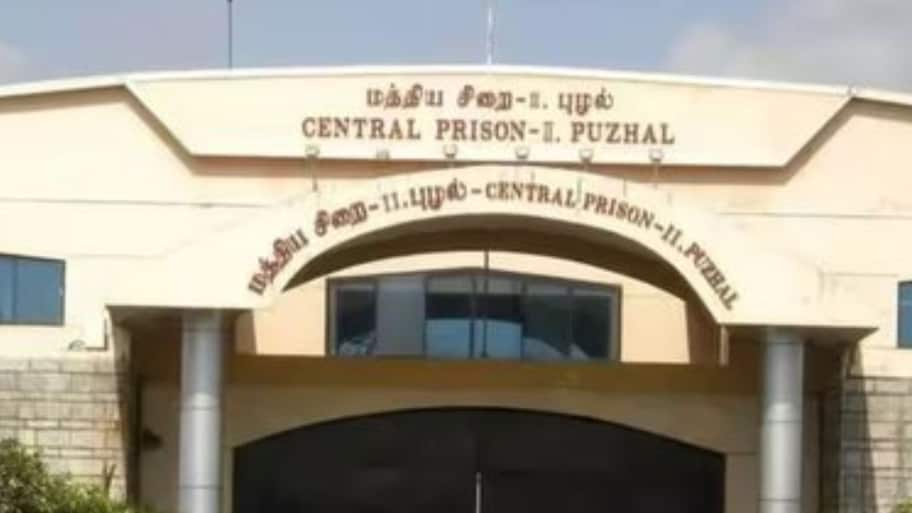புழல் சிறையிலிருந்து 2 கைதிகள் எஸ்கேப்! போலீஸார் 7 பேர் சஸ்பெண்ட்..பின்னணி என்ன?