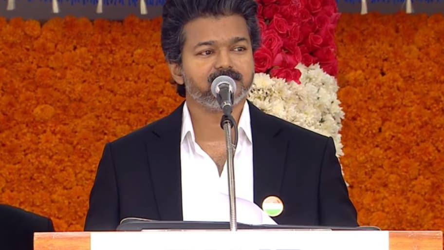 ஓய்வூதியம் அதிரடி உயர்வு! சுதந்திர தினவிழாவில் CM விஜய்யின் 5 முக்கிய அறிவிப்புகள் - என்னென்ன?