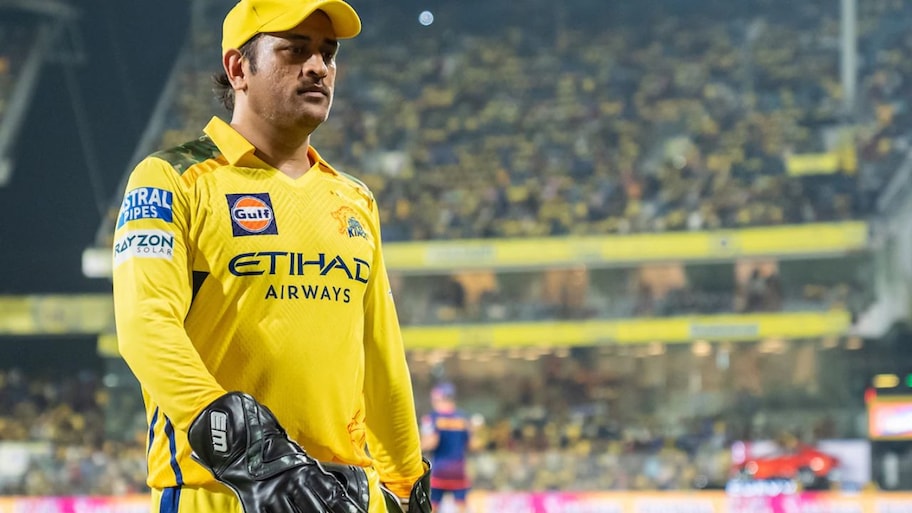 CSK கெஞ்சியும் விளையாட மறுத்த தோனி.. என்ன பிரச்சனை? வெளியான பகீர் தகவல்கள்!